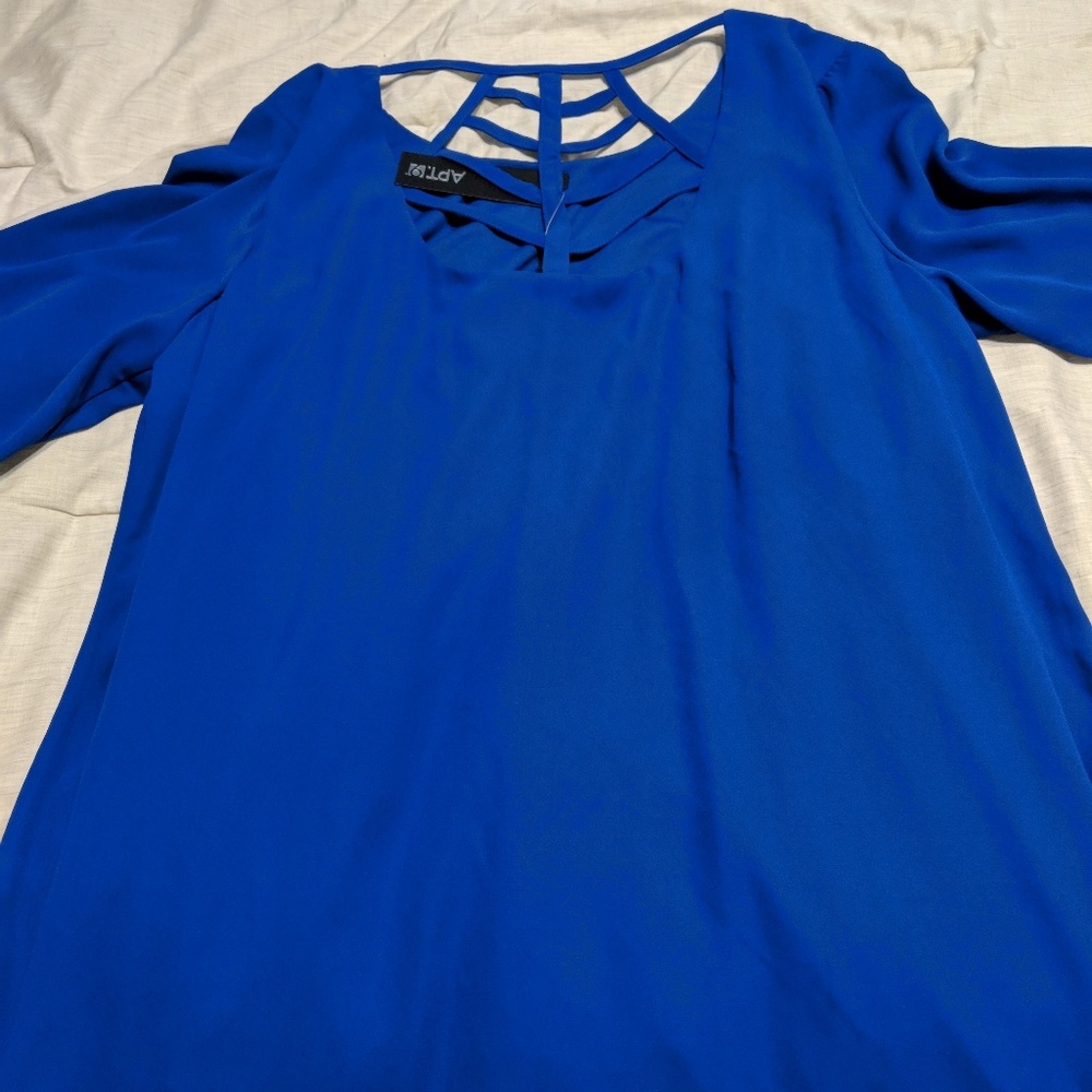 Cute Dress with Cutouts